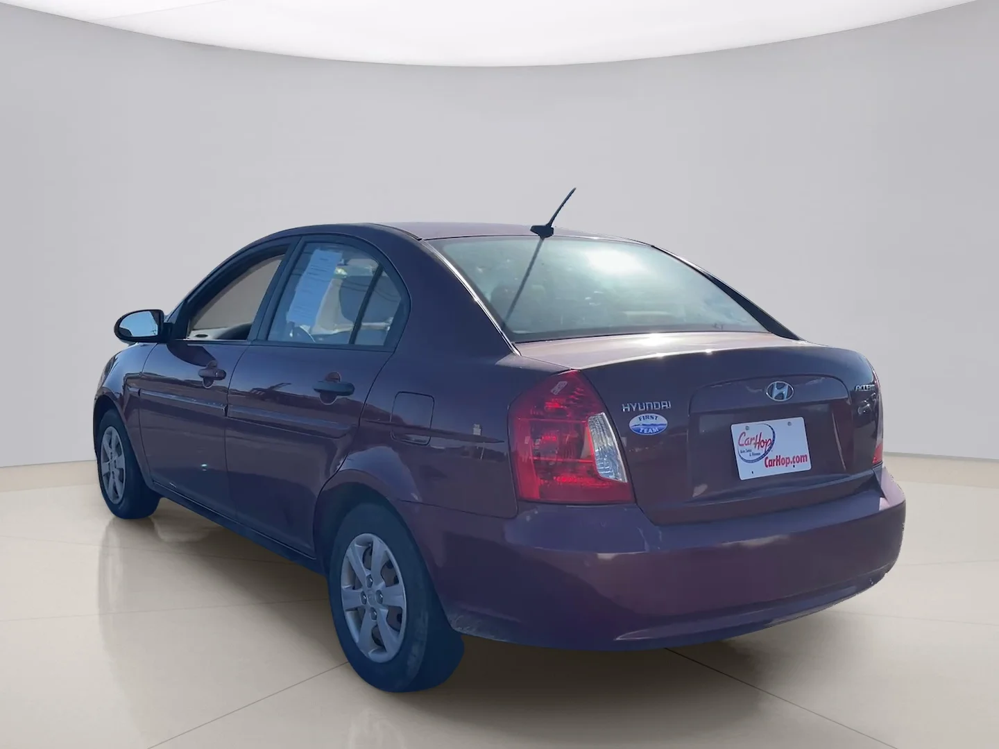 Used 2009 Red Hyundai  image 4