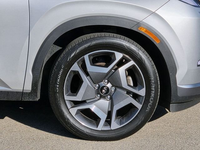 Used 2024 Silver Hyundai SEL image 9