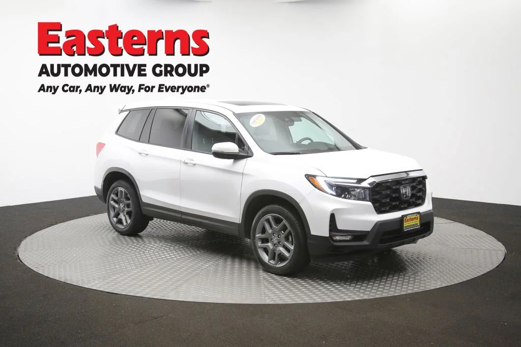 Used 2023 White Honda EX-L image 51