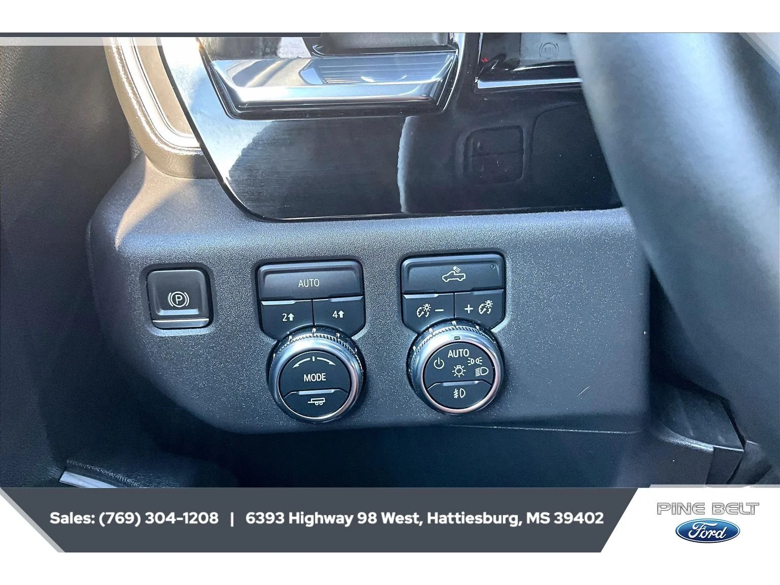 Used 2024 Dynamic Blue Metallic GMC Elevation image 23