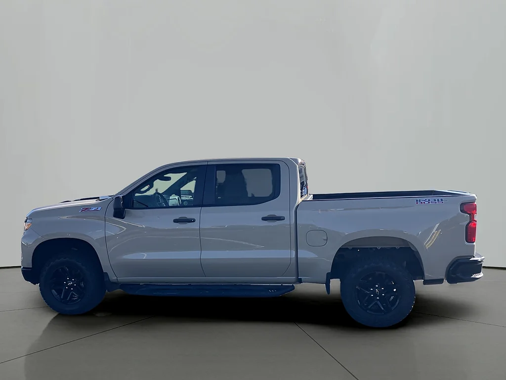 Used 2022 Sand Dune Metallic Chevrolet Custom Trail Boss image 3