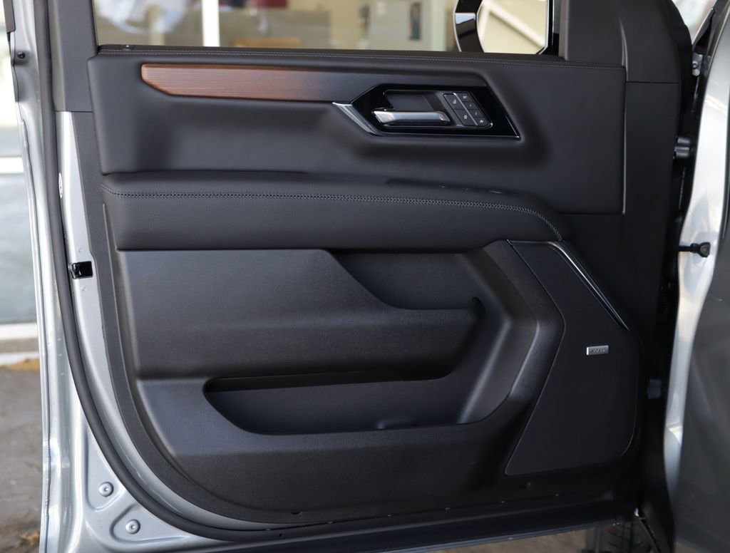 2026 GMC Yukon Denali - Photo 27