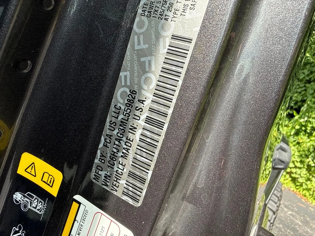 Used 2021 Gray Jeep  image 10