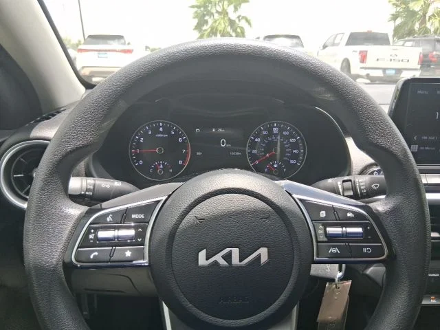 Used 2024 White Kia LXS image 7