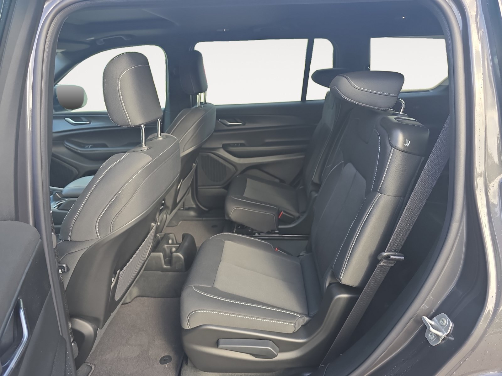 New 2026 Baltic Gray Metallic Clearcoat Jeep Laredo X image 23