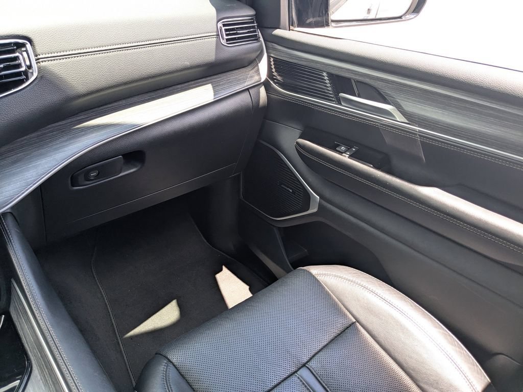 Used 2024 White Jeep Series II image 17