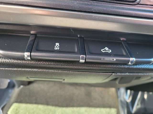 Used 2018 Red Chevrolet LT image 25