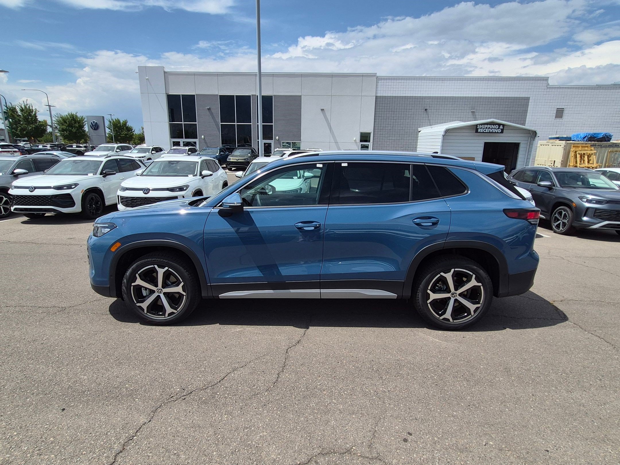 New 2026 Monterey Blue Pearl Volkswagen SE image 7