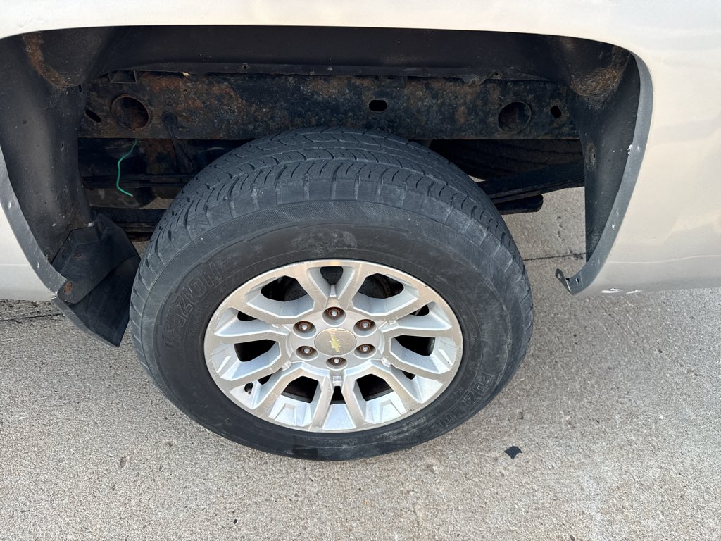 Used 2018 Silver Ice Metallic Chevrolet Work Truck image 9