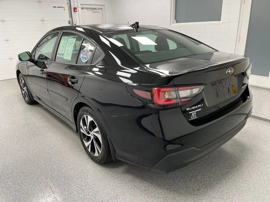 Used 2025 Crystal Black Silica Subaru Premium image 9