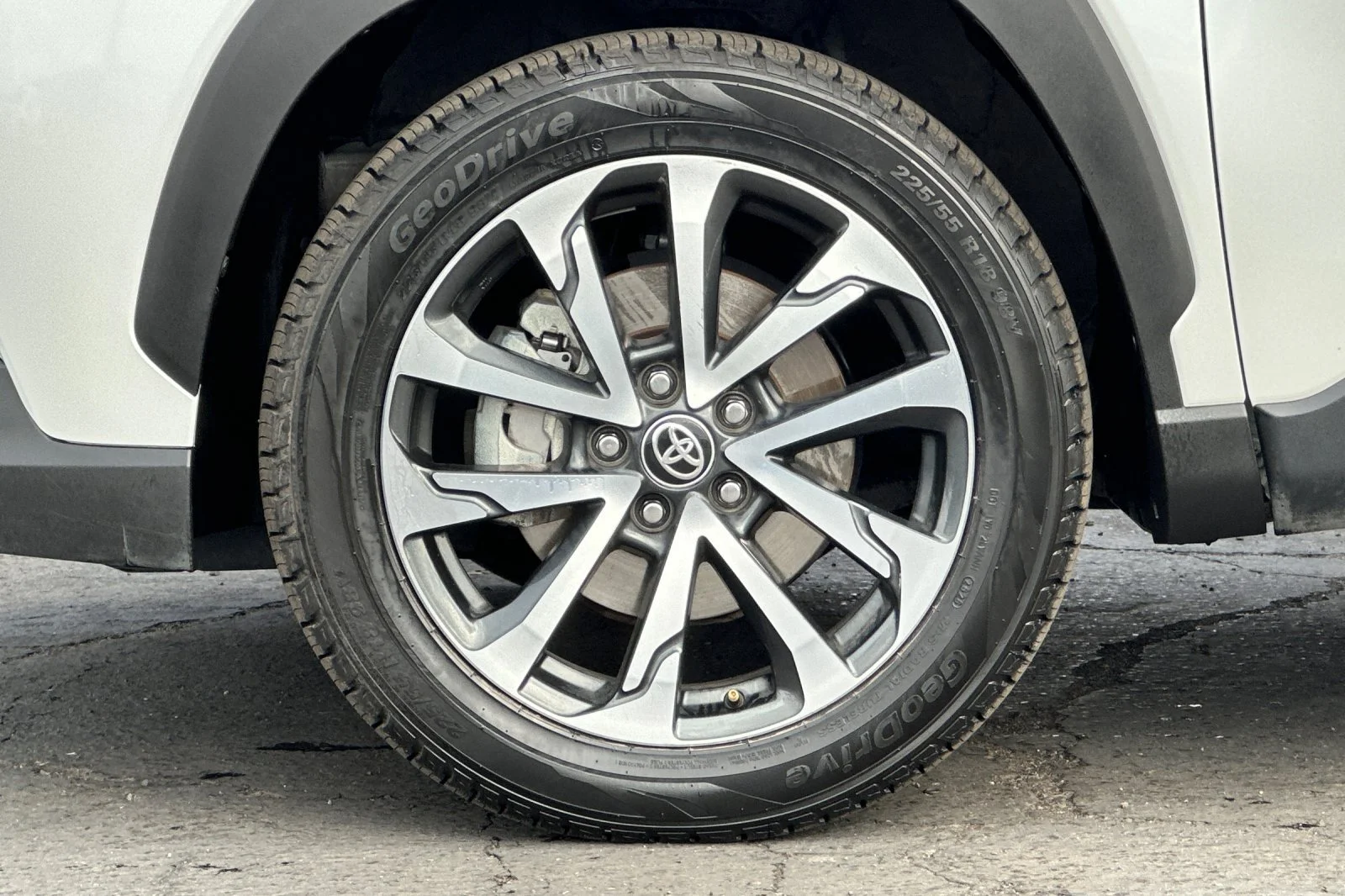 Used 2025 Beige Toyota XLE image 26