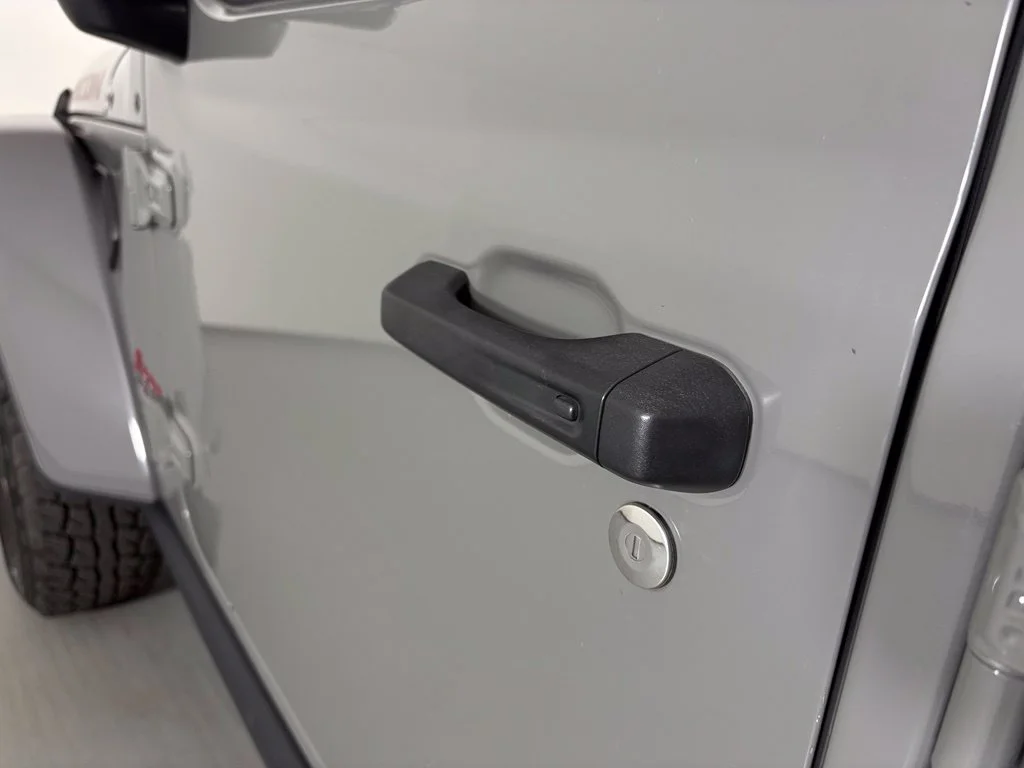 Used 2023 Gray Jeep Rubicon image 12