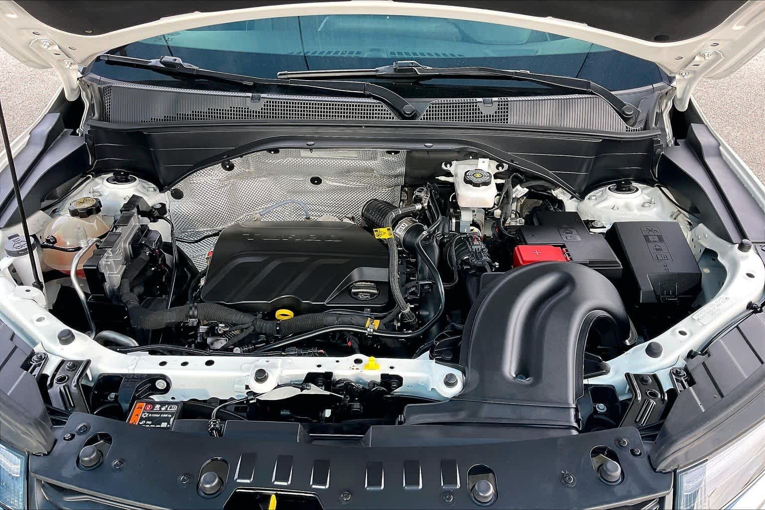 Used 2025 Summit White Chevrolet LT image 29