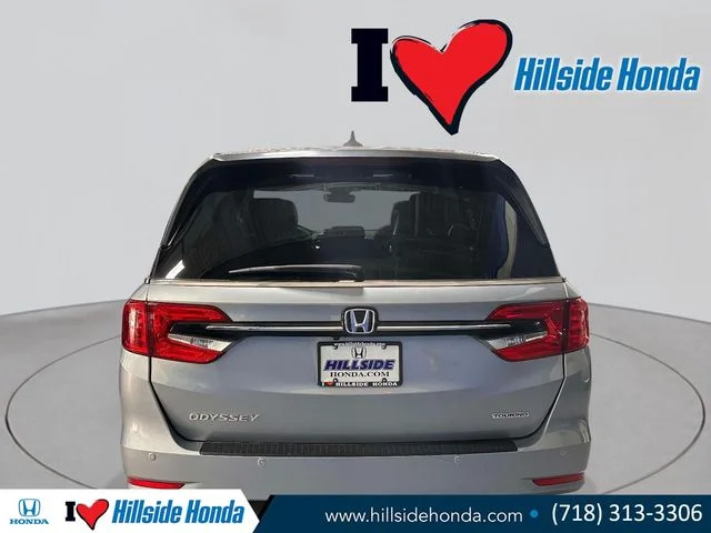 Certified Used 2024 Lunar Silver Metallic Honda TOURING image 4