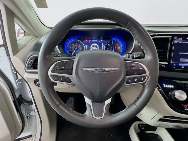 2023 Chrysler Pacifica Touring L - Photo 12