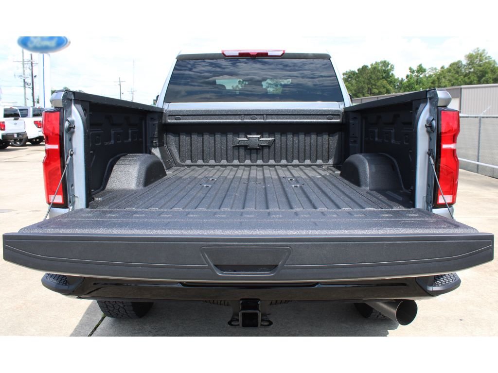 New 2026 Sterling Gray Metallic Chevrolet LT image 22