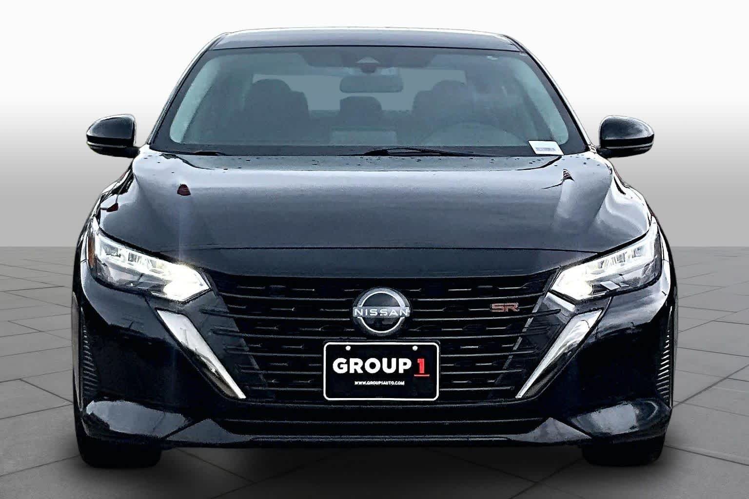 Used 2025 Super Black Nissan SR image 4