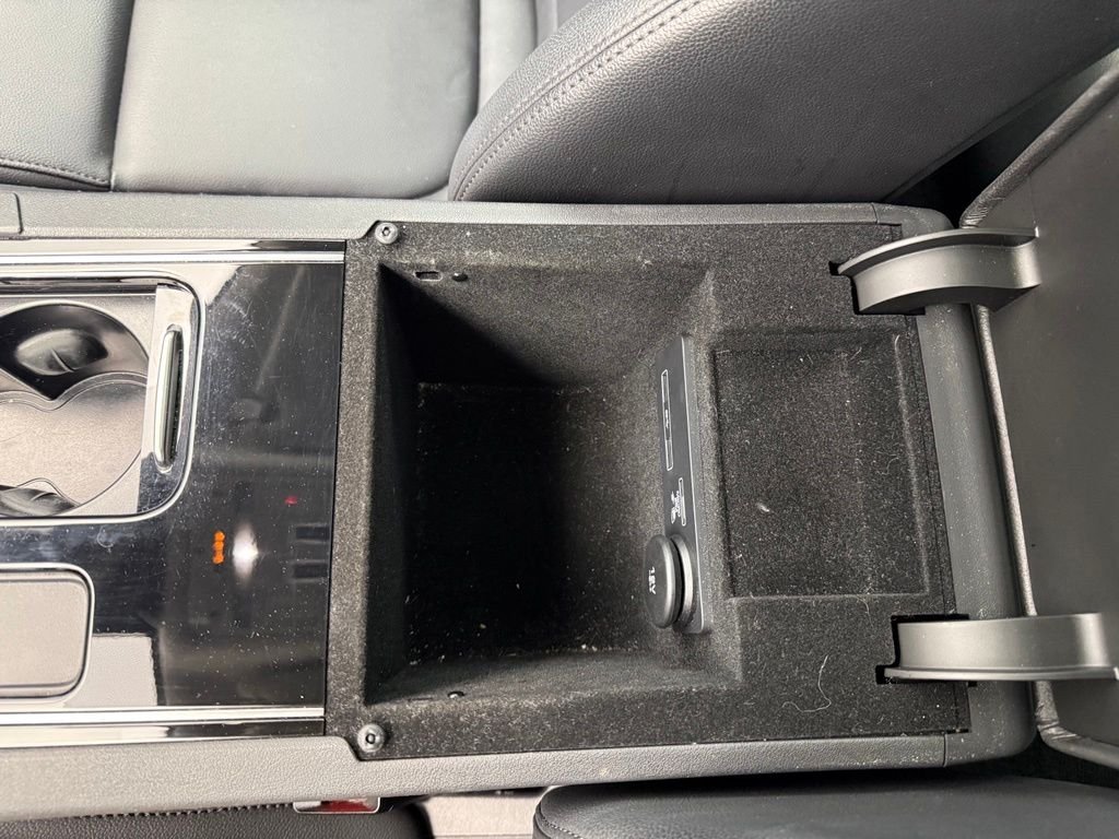 Used 2019 Silver Jaguar 25t Premium image 53