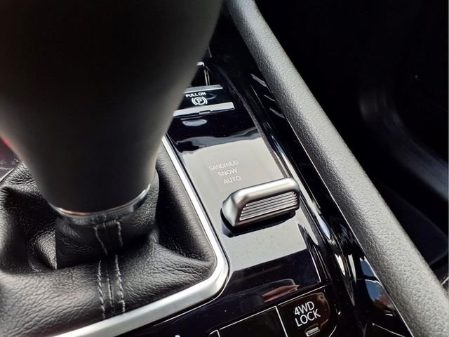 New 2026 Red Hot Pearlcoat Jeep Latitude image 23
