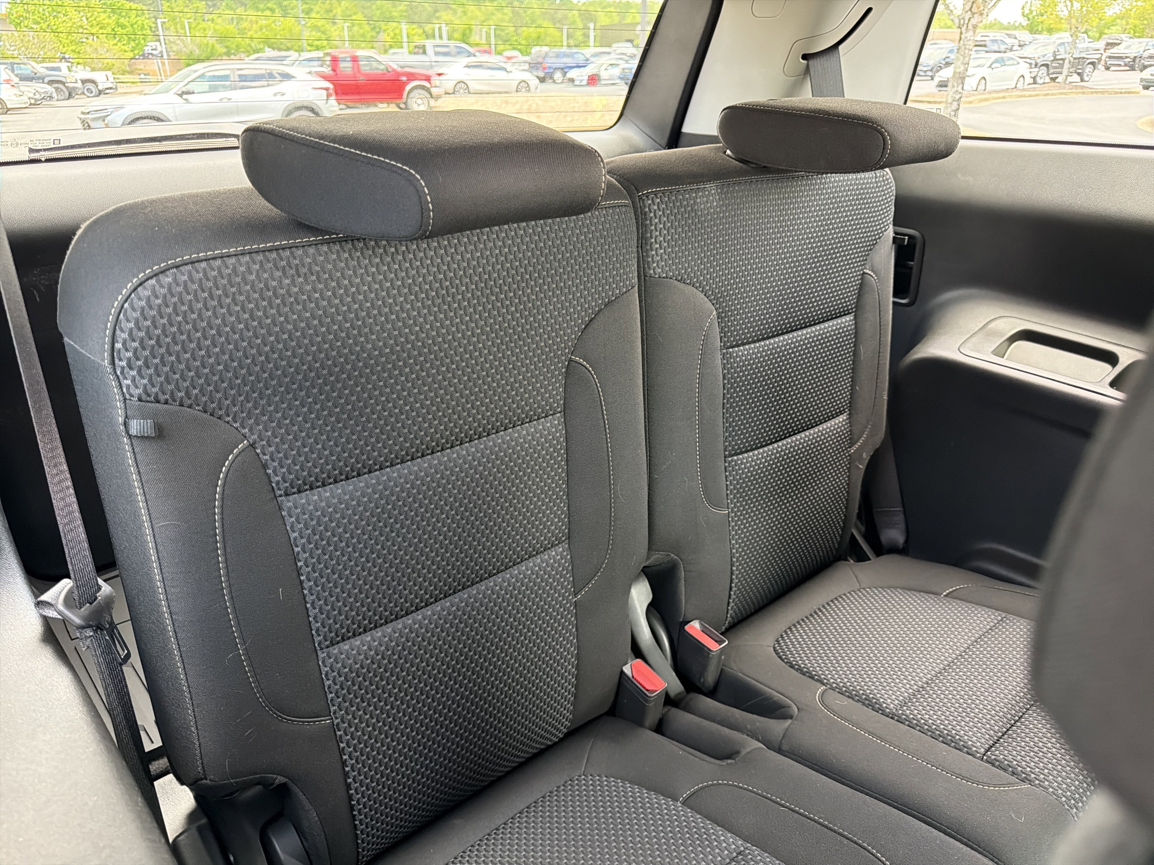 Used 2023 Sterling Metallic GMC SLE image 17