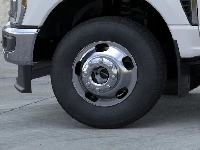 New 2026 Star White Metallic Tri-Coat Ford F-350® Lariat® image 19