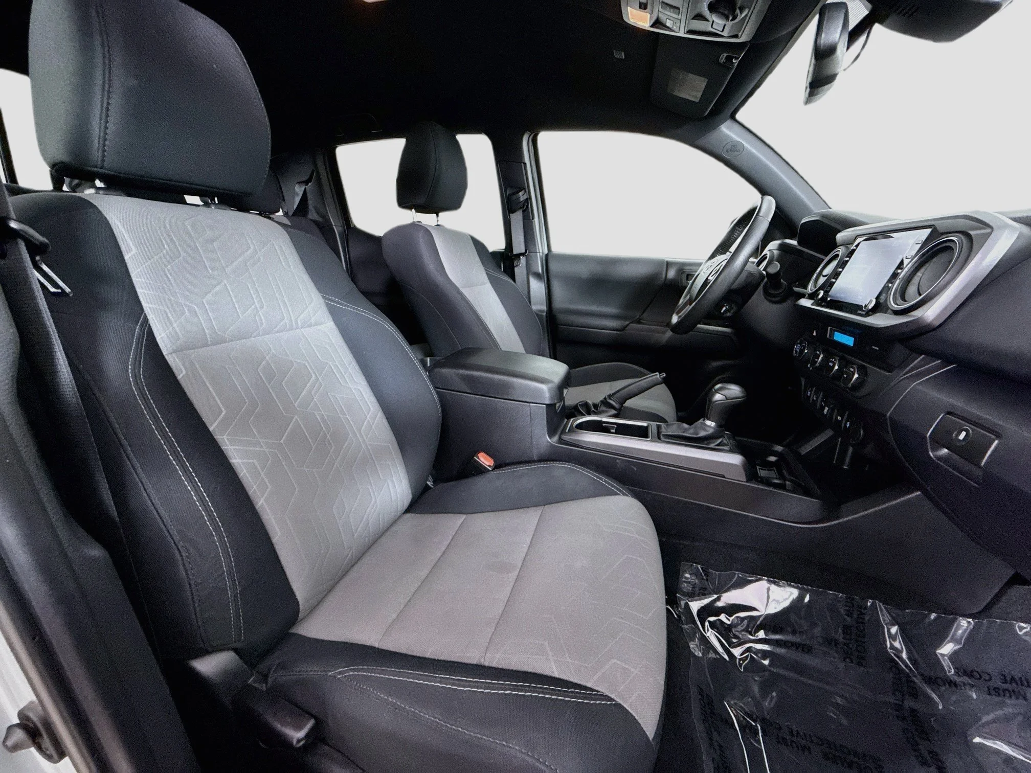 Used 2022  Toyota SR image 27