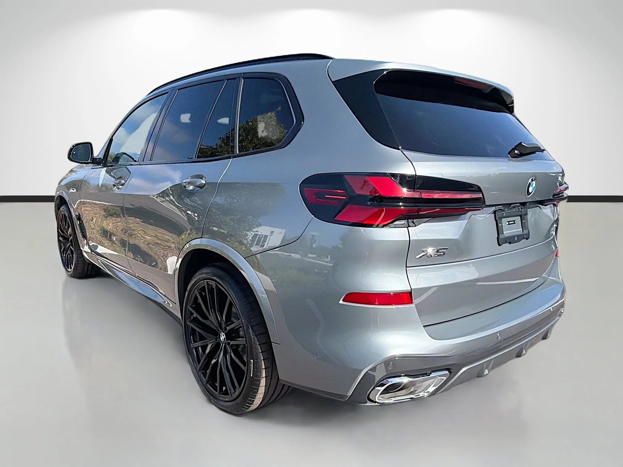 New 2026 Skyscraper Grey Metallic BMW sDrive40i image 5