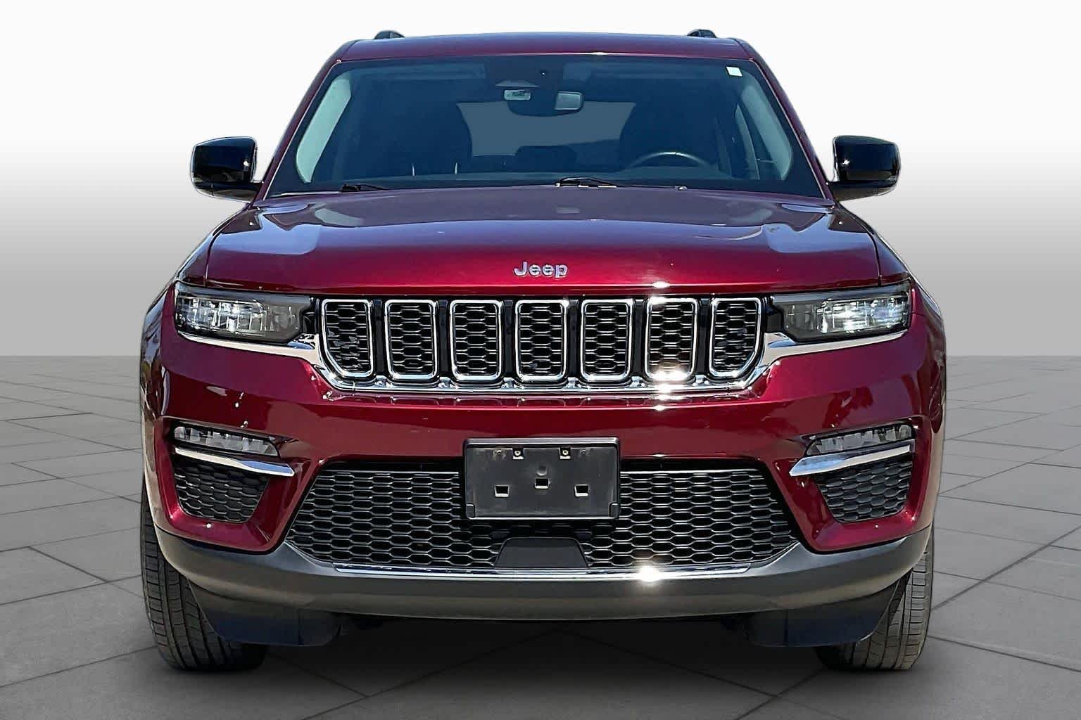 Used 2022 Velvet Red Pearlcoat Jeep Limited image 4