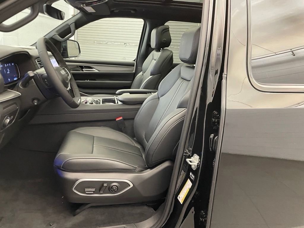 New 2026 High Gloss Black Exterior Paint Jeep Upland image 18