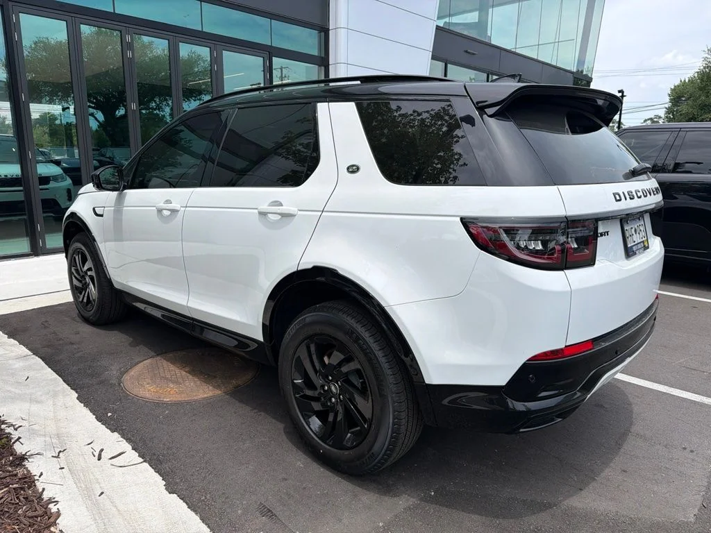 Used 2026  Land Rover Landmark image 2