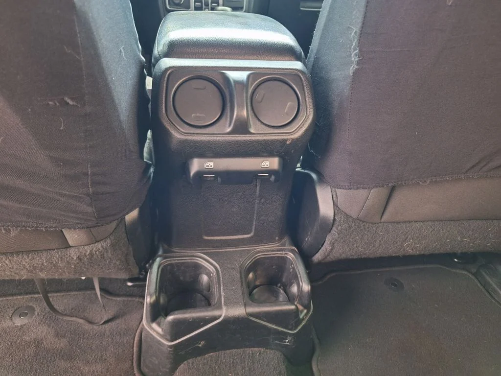 Used 2018 White Jeep Unlimited Sport S image 10