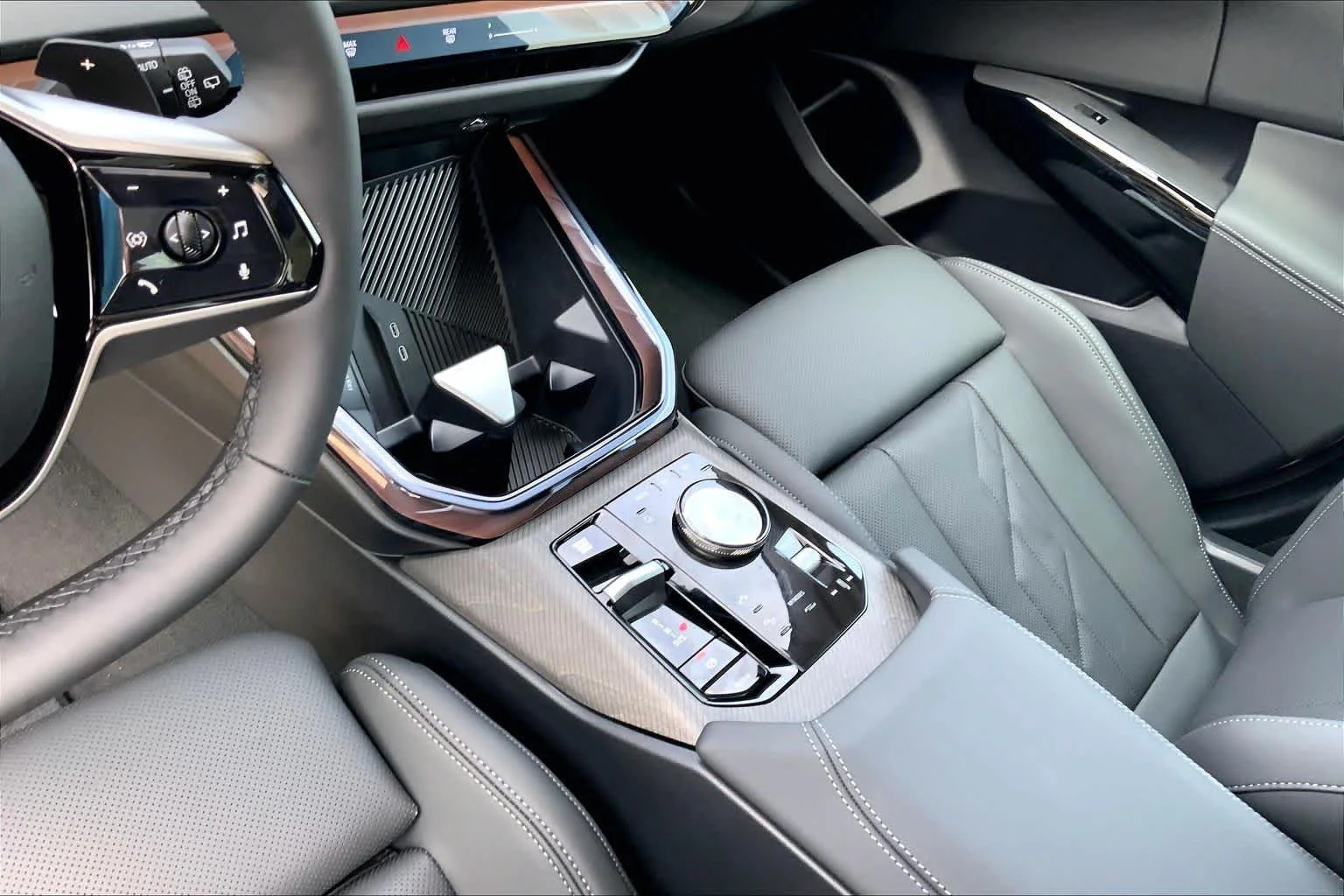 New 2026 Mineral White Metallic BMW 30 xDrive image 7
