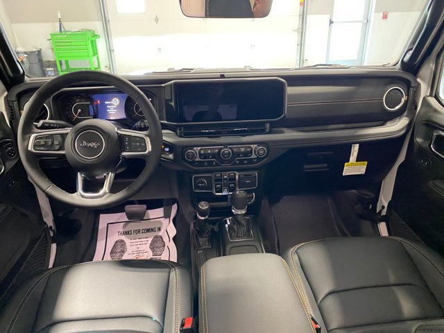 2025 Jeep Wrangler 4-Door Sahara - Photo 12