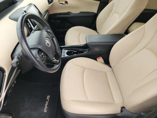 Used 2022 White . Toyota Limited image 13
