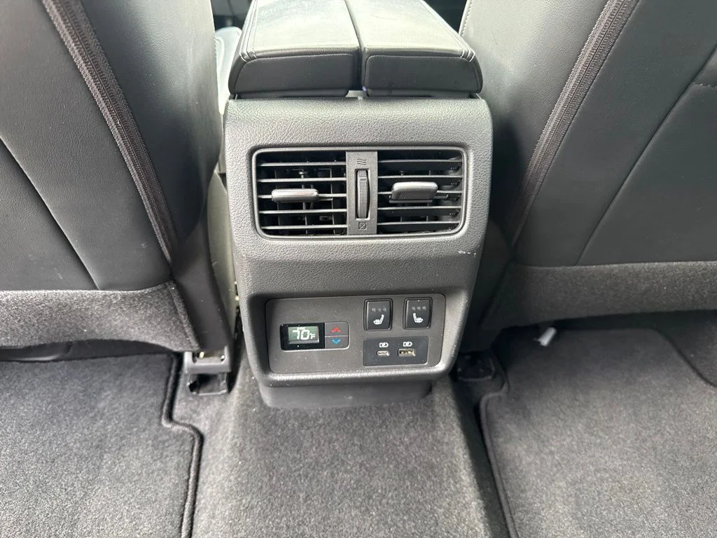 Used 2021 Gray Nissan Platinum image 20