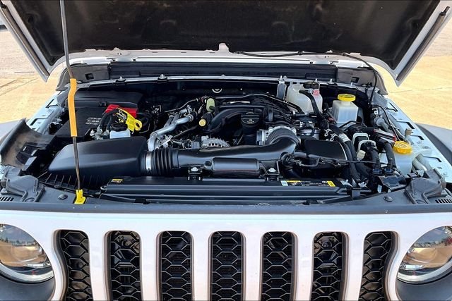 Used 2023 White Jeep Rubicon image 9