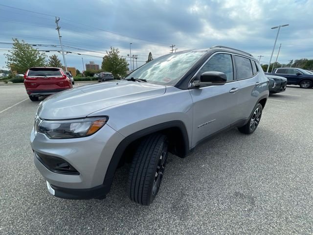 Used 2022 Billet Silver Metallic Jeep Limited image 3