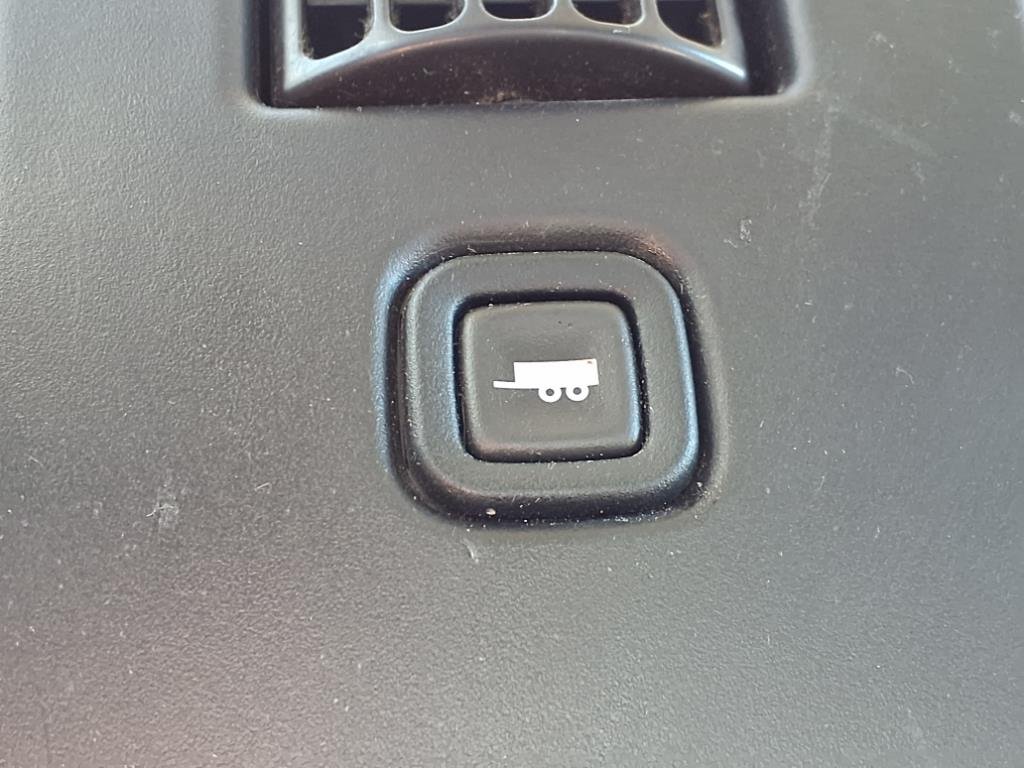 Used 2021 Summit White Chevrolet WT image 23