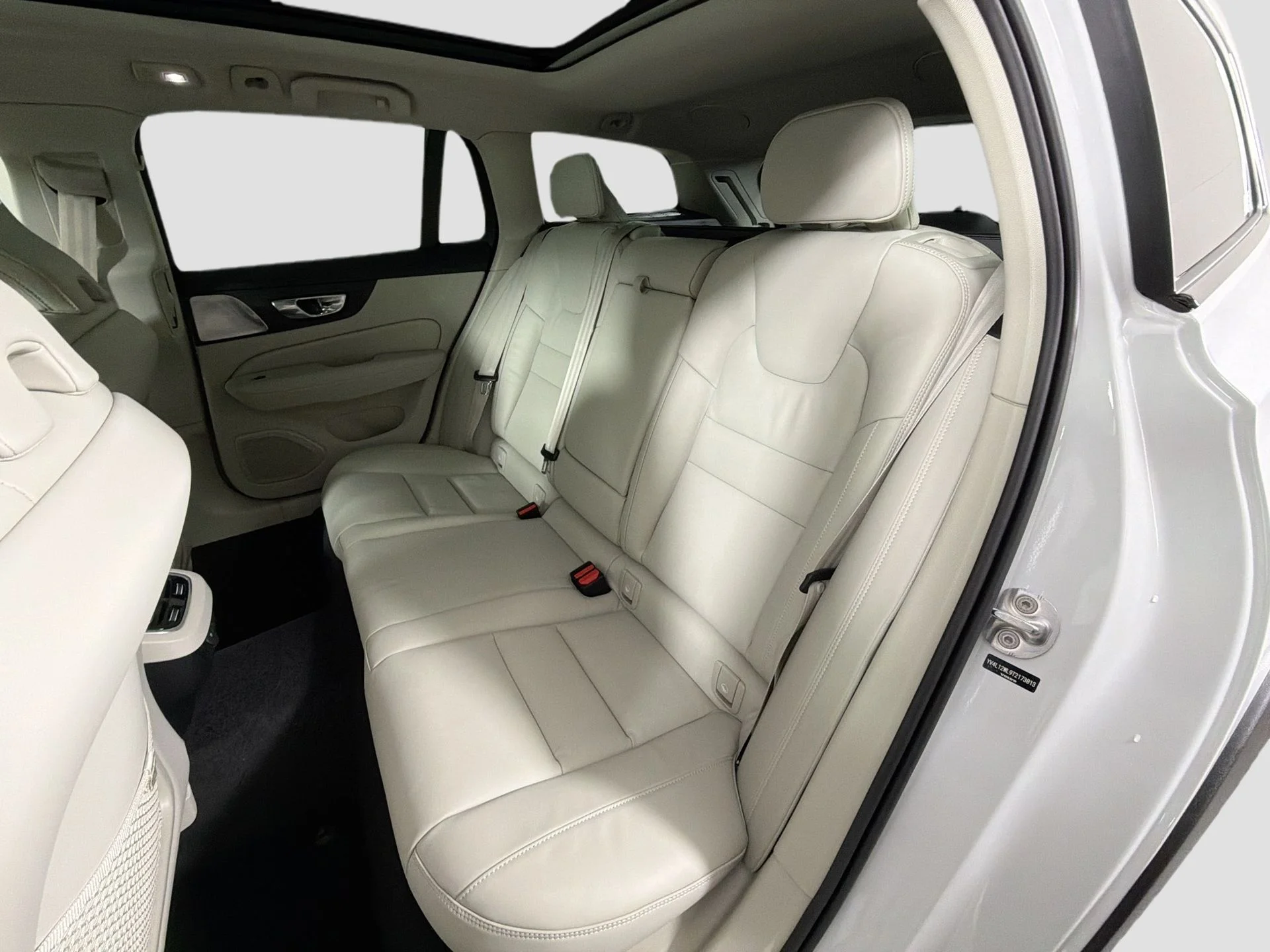 New 2026 Crystal White Volvo Ultra image 25