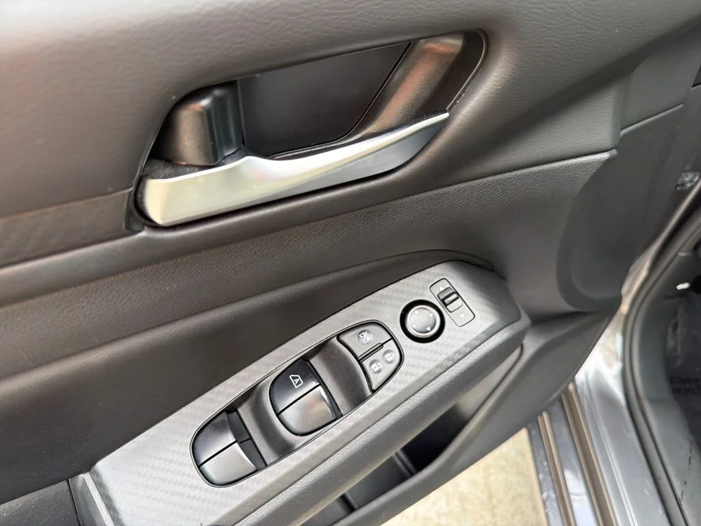 Used 2024 Gray Nissan 2.5 SV image 17