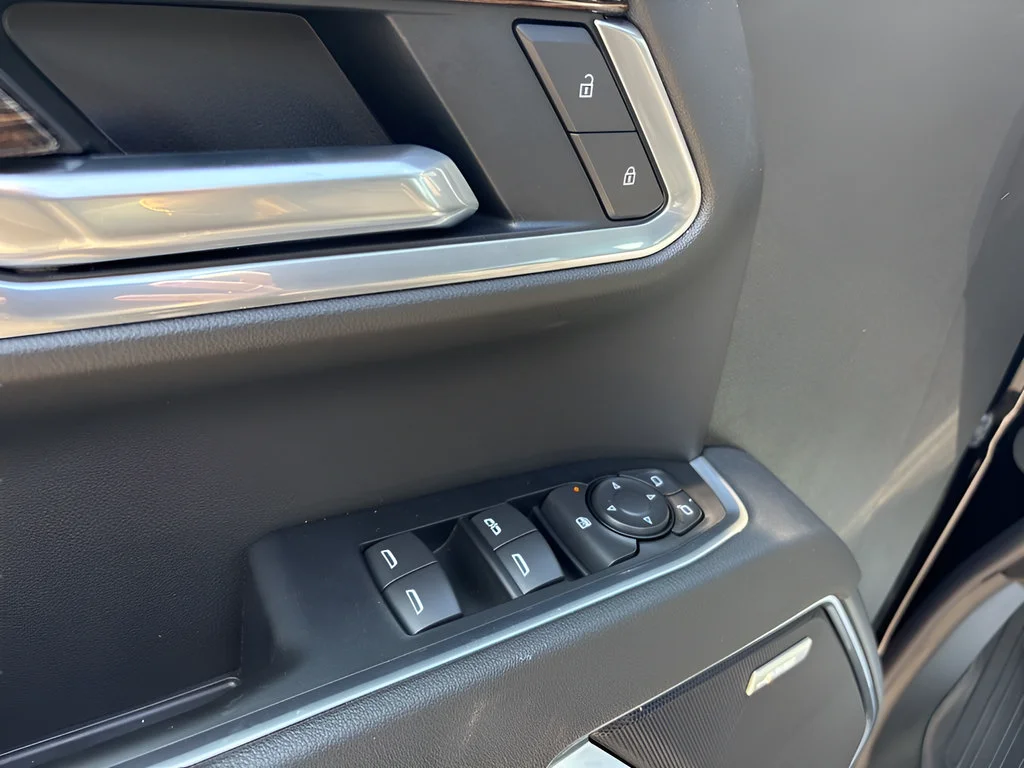 New 2026 Onyx Black GMC Elevation image 20