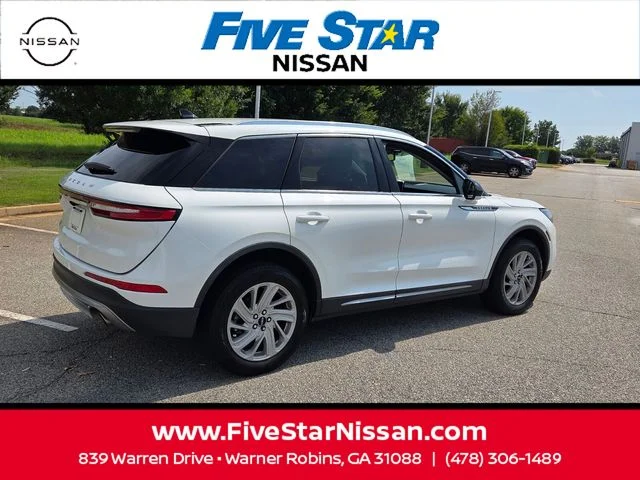 Used 2022 White Lincoln Standard image 13