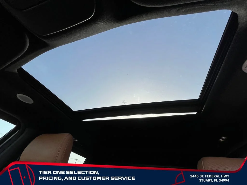 Used 2022  Ford XL image 25