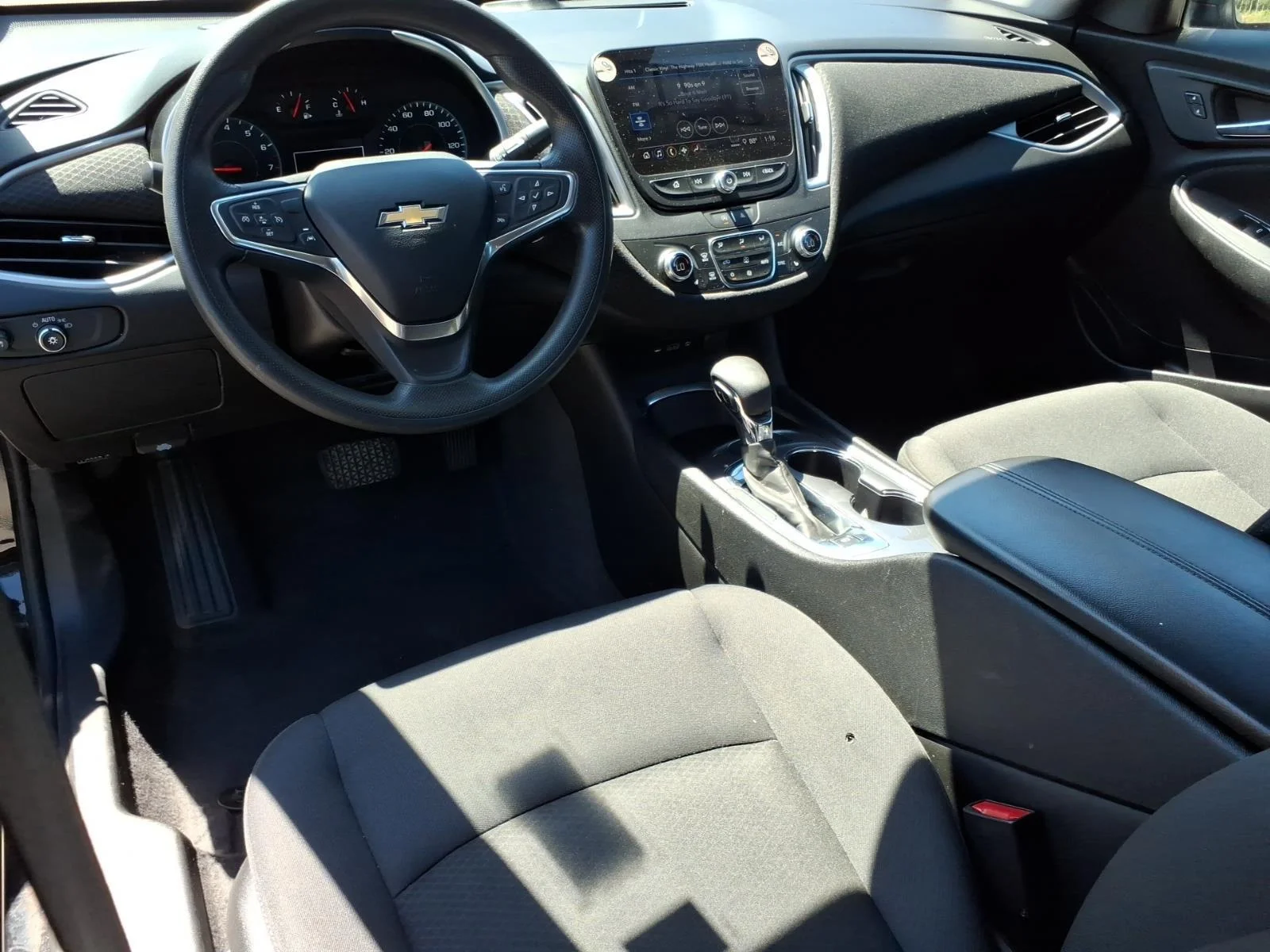 Used 2025 Mosaic Black Metallic Chevrolet LT image 20