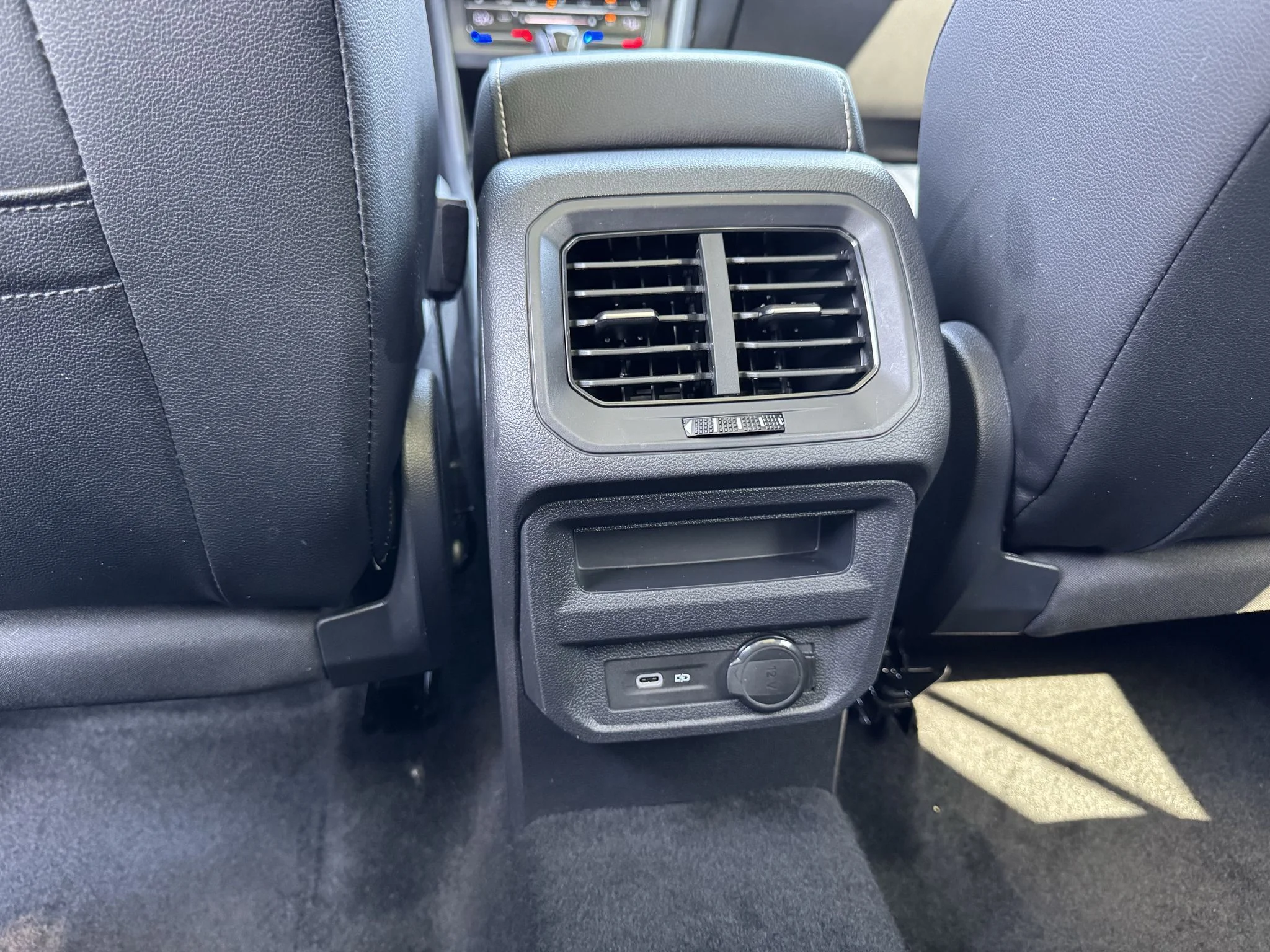 Used 2023 Platinum Gray Metallic Volkswagen SE image 32
