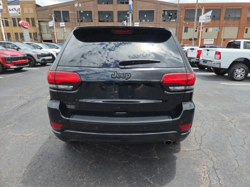 Used 2020 Black Jeep Altitude image 6