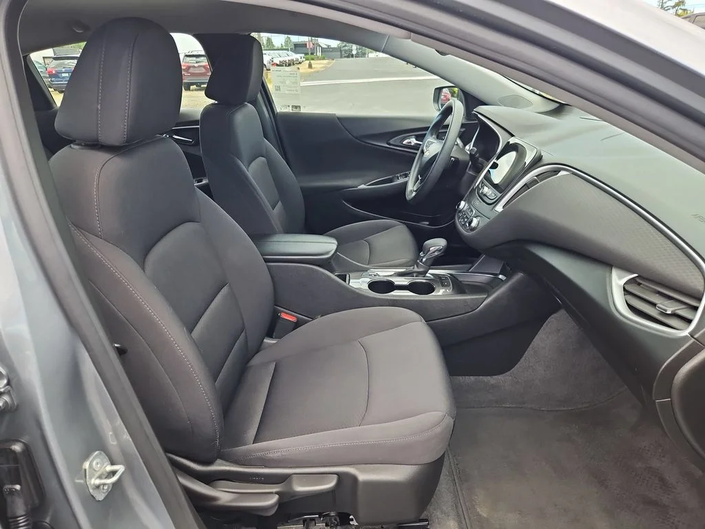 Used 2024 Sterling Gray Metallic Chevrolet LT image 28