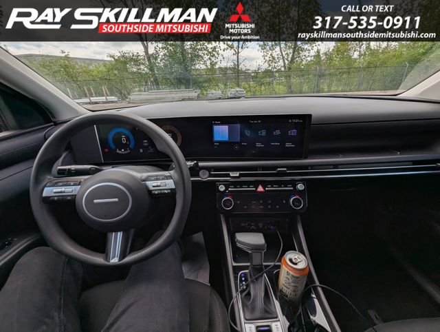 Used 2025 Red Hyundai SEL image 22
