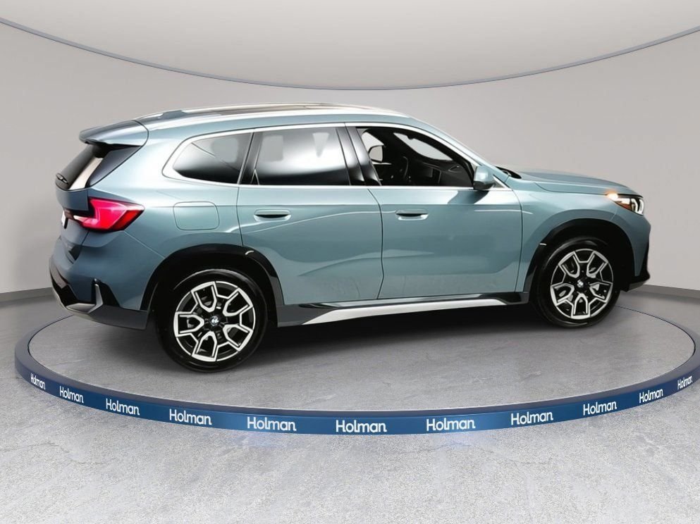 Used 2026 Cape York Green Metallic BMW xDrive28i image 10
