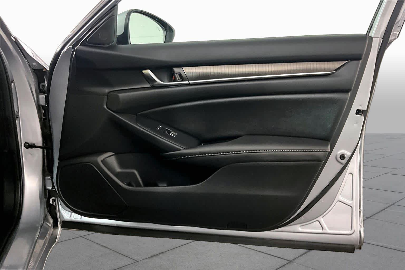 Used 2020 Lunar Silver Metallic Honda Sport image 22